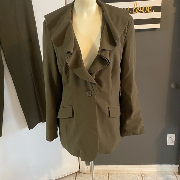 Spiegel olive green pants suit size 14 ruffles - Picture 2 of 9